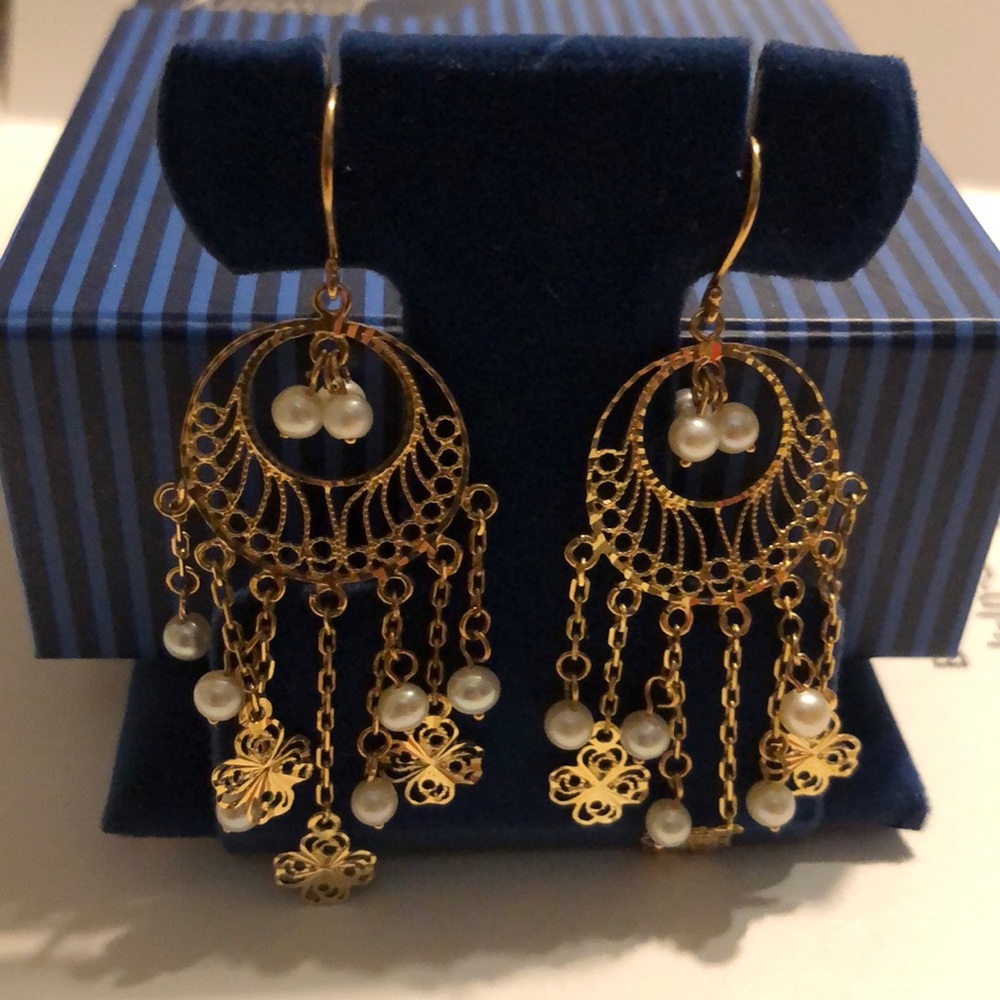 Chandelier earring, gold filled.